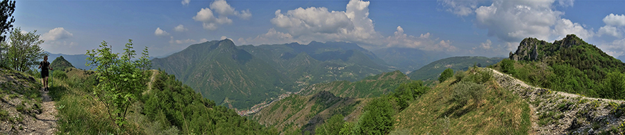 Vista panoramica sulla linea taglia-fuoco e verso la Valle Brembana